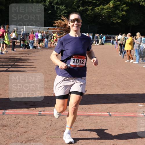 27.09.2026 - 35. Volkslauf durch das schöne Alstertal Strokosch-Dieckow http://msf.ph/oto/10586057 27.09.2026 11:53:39 Ziel 1012, 1498 meine-sportfotos.de