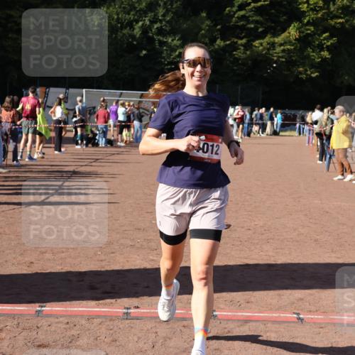 27.09.2026 - 35. Volkslauf durch das schöne Alstertal Strokosch-Dieckow http://msf.ph/oto/10586059 27.09.2026 11:53:39 Ziel 1012, 1498 meine-sportfotos.de