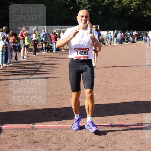 27.09.2026 - 35. Volkslauf durch das schöne Alstertal Strokosch-Dieckow http://msf.ph/oto/10586086 27.09.2026 11:53:35 Ziel 1012, 1498 meine-sportfotos.de