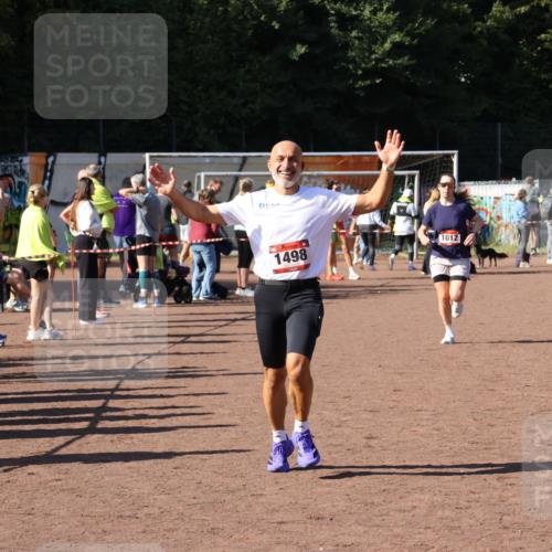 27.09.2026 - 35. Volkslauf durch das schöne Alstertal Strokosch-Dieckow http://msf.ph/oto/10586094 27.09.2026 11:53:33 Ziel 1012, 1498 meine-sportfotos.de
