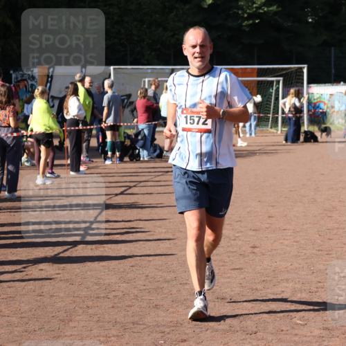 27.09.2026 - 35. Volkslauf durch das schöne Alstertal Strokosch-Dieckow http://msf.ph/oto/10586113 27.09.2026 11:53:22 Ziel 1572 meine-sportfotos.de