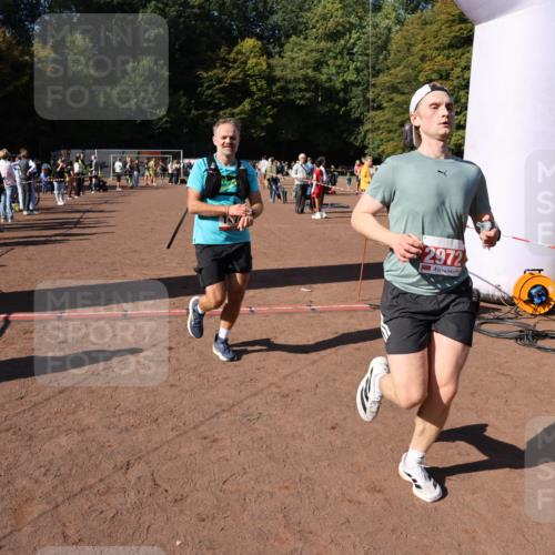 27.09.2026 - 35. Volkslauf durch das schöne Alstertal Strokosch-Dieckow http://msf.ph/oto/10586119 27.09.2026 11:53:02 Ziel 1474, 1552, 2470, 2972 meine-sportfotos.de