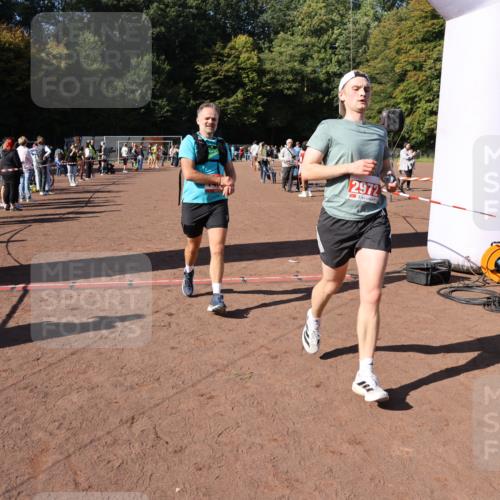 27.09.2026 - 35. Volkslauf durch das schöne Alstertal Strokosch-Dieckow http://msf.ph/oto/10586122 27.09.2026 11:53:02 Ziel 1474, 1552, 2470, 2972 meine-sportfotos.de