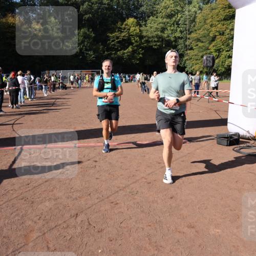 27.09.2026 - 35. Volkslauf durch das schöne Alstertal Strokosch-Dieckow http://msf.ph/oto/10586125 27.09.2026 11:53:02 Ziel 1474, 1552, 2470, 2972 meine-sportfotos.de