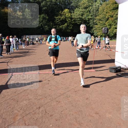 27.09.2026 - 35. Volkslauf durch das schöne Alstertal Strokosch-Dieckow http://msf.ph/oto/10586127 27.09.2026 11:53:02 Ziel 1474, 1552, 2470, 2972 meine-sportfotos.de