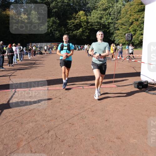 27.09.2026 - 35. Volkslauf durch das schöne Alstertal Strokosch-Dieckow http://msf.ph/oto/10586128 27.09.2026 11:53:02 Ziel 1474, 1552, 2470, 2972 meine-sportfotos.de