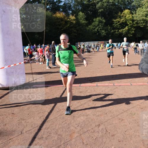 27.09.2026 - 35. Volkslauf durch das schöne Alstertal Strokosch-Dieckow http://msf.ph/oto/10586133 27.09.2026 11:53:00 Ziel 1474, 1552, 2470, 2972 meine-sportfotos.de