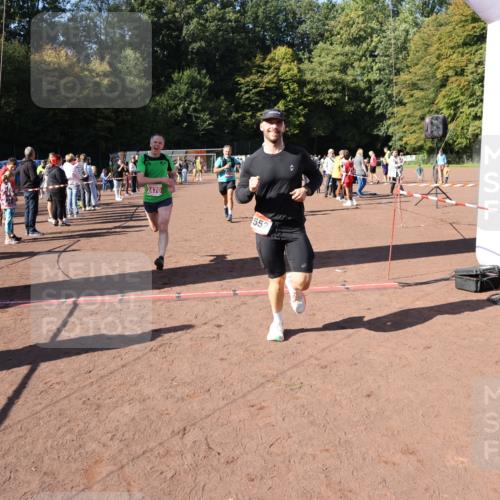 27.09.2026 - 35. Volkslauf durch das schöne Alstertal Strokosch-Dieckow http://msf.ph/oto/10586138 27.09.2026 11:52:59 Ziel 1474, 1552, 2470, 2972 meine-sportfotos.de