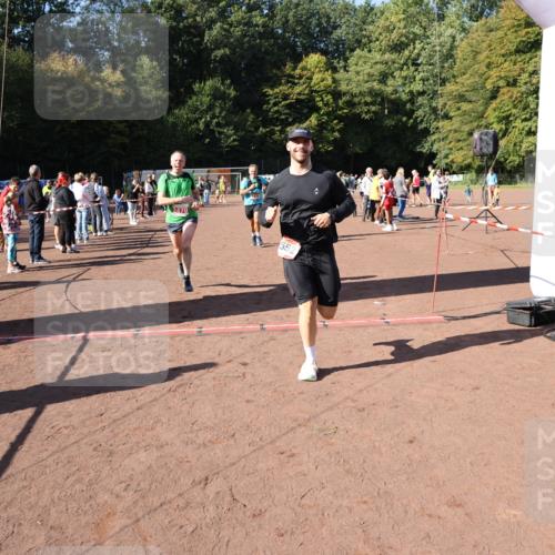 27.09.2026 - 35. Volkslauf durch das schöne Alstertal Strokosch-Dieckow http://msf.ph/oto/10586139 27.09.2026 11:52:59 Ziel 1474, 1552, 2470, 2972 meine-sportfotos.de
