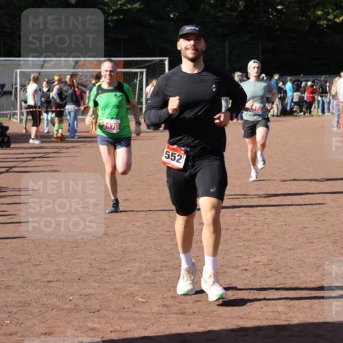 27.09.2026 - 35. Volkslauf durch das schöne Alstertal Strokosch-Dieckow http://msf.ph/oto/10586143 27.09.2026 11:52:58 Ziel 1474, 1552, 2470, 2972 meine-sportfotos.de