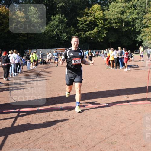 27.09.2026 - 35. Volkslauf durch das schöne Alstertal Strokosch-Dieckow http://msf.ph/oto/10586179 27.09.2026 11:52:42 Ziel 1021, 1526, 1576, 3030, 3154 meine-sportfotos.de