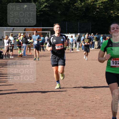 27.09.2026 - 35. Volkslauf durch das schöne Alstertal Strokosch-Dieckow http://msf.ph/oto/10586189 27.09.2026 11:52:40 Ziel 1021, 1576, 3030 meine-sportfotos.de