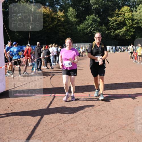 27.09.2026 - 35. Volkslauf durch das schöne Alstertal Strokosch-Dieckow http://msf.ph/oto/10586228 27.09.2026 11:51:56 Ziel 3074, 3075 meine-sportfotos.de