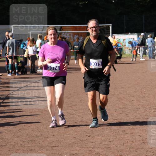 27.09.2026 - 35. Volkslauf durch das schöne Alstertal Strokosch-Dieckow http://msf.ph/oto/10586231 27.09.2026 11:51:52 Ziel 1527, 3074, 3075 meine-sportfotos.de