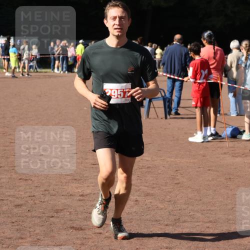 27.09.2026 - 35. Volkslauf durch das schöne Alstertal Strokosch-Dieckow http://msf.ph/oto/10586250 27.09.2026 12:11:57 Ziel 1618, 2957 meine-sportfotos.de
