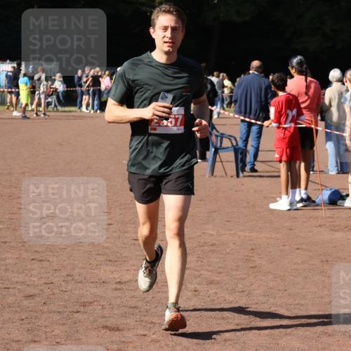 27.09.2026 - 35. Volkslauf durch das schöne Alstertal Strokosch-Dieckow http://msf.ph/oto/10586253 27.09.2026 12:11:57 Ziel 1618, 2957 meine-sportfotos.de