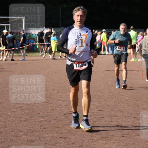 27.09.2026 - 35. Volkslauf durch das schöne Alstertal Strokosch-Dieckow http://msf.ph/oto/10586263 27.09.2026 12:11:49 Ziel 1595, 1618 meine-sportfotos.de