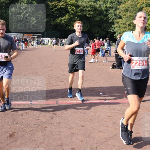27.09.2026 - 35. Volkslauf durch das schöne Alstertal Strokosch-Dieckow http://msf.ph/oto/10586272 27.09.2026 12:11:40 Ziel 2081, 2145, 2251, 2490 meine-sportfotos.de