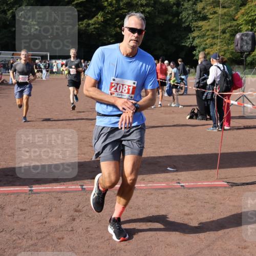 27.09.2026 - 35. Volkslauf durch das schöne Alstertal Strokosch-Dieckow http://msf.ph/oto/10586280 27.09.2026 12:11:37 Ziel 1597, 2081, 2145, 2251, 2490 meine-sportfotos.de