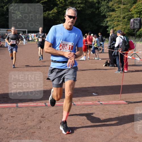 27.09.2026 - 35. Volkslauf durch das schöne Alstertal Strokosch-Dieckow http://msf.ph/oto/10586281 27.09.2026 12:11:37 Ziel 1597, 2081, 2145, 2251, 2490 meine-sportfotos.de
