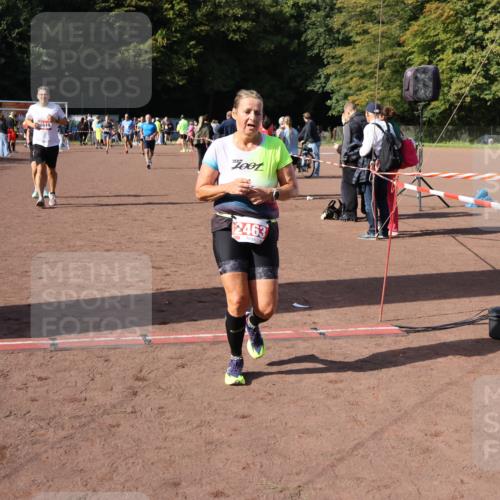 27.09.2026 - 35. Volkslauf durch das schöne Alstertal Strokosch-Dieckow http://msf.ph/oto/10586297 27.09.2026 12:11:27 Ziel 1051, 1597, 1610, 2380, 2381, 2463 meine-sportfotos.de