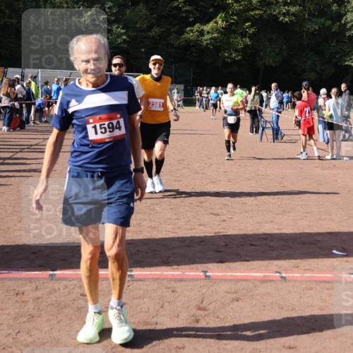 27.09.2026 - 35. Volkslauf durch das schöne Alstertal Strokosch-Dieckow http://msf.ph/oto/10586320 27.09.2026 12:11:22 Ziel 1124, 1594, 1610, 2380, 2381, 2463 meine-sportfotos.de
