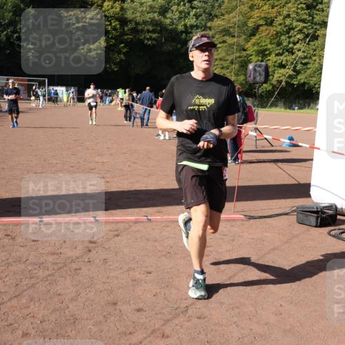 27.09.2026 - 35. Volkslauf durch das schöne Alstertal Strokosch-Dieckow http://msf.ph/oto/10586369 27.09.2026 12:10:59 Ziel 1601, 2421, 2436, 2479 meine-sportfotos.de