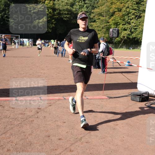 27.09.2026 - 35. Volkslauf durch das schöne Alstertal Strokosch-Dieckow http://msf.ph/oto/10586371 27.09.2026 12:10:59 Ziel 1601, 2421, 2436, 2479 meine-sportfotos.de