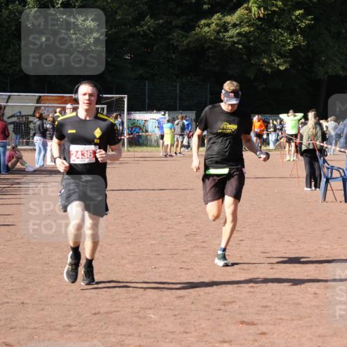27.09.2026 - 35. Volkslauf durch das schöne Alstertal Strokosch-Dieckow http://msf.ph/oto/10586384 27.09.2026 12:10:56 Ziel 2072, 2421, 2436, 2479 meine-sportfotos.de