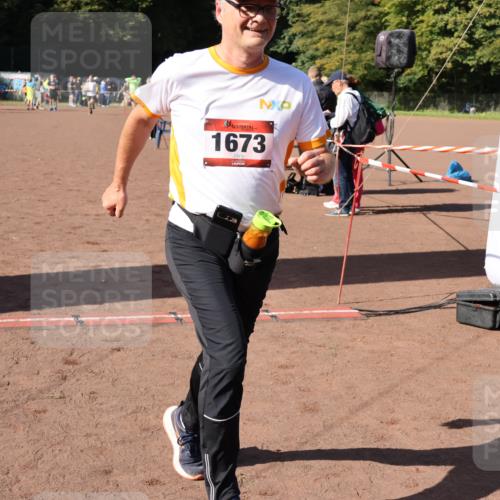 27.09.2026 - 35. Volkslauf durch das schöne Alstertal Strokosch-Dieckow http://msf.ph/oto/10586396 27.09.2026 12:10:43 Ziel 1673 meine-sportfotos.de