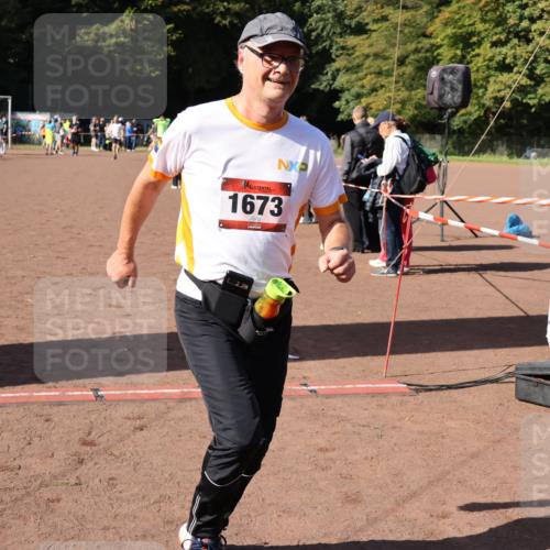 27.09.2026 - 35. Volkslauf durch das schöne Alstertal Strokosch-Dieckow http://msf.ph/oto/10586397 27.09.2026 12:10:43 Ziel 1673 meine-sportfotos.de