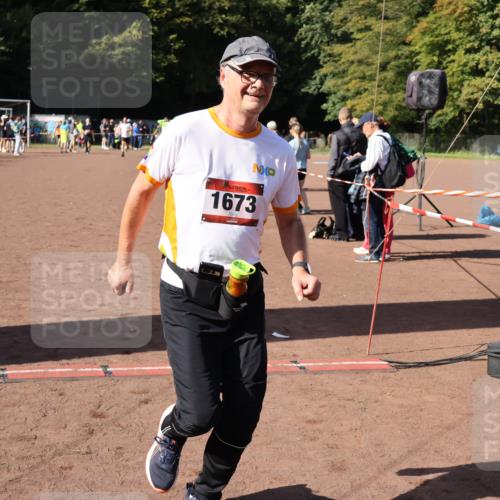 27.09.2026 - 35. Volkslauf durch das schöne Alstertal Strokosch-Dieckow http://msf.ph/oto/10586398 27.09.2026 12:10:43 Ziel 1673 meine-sportfotos.de