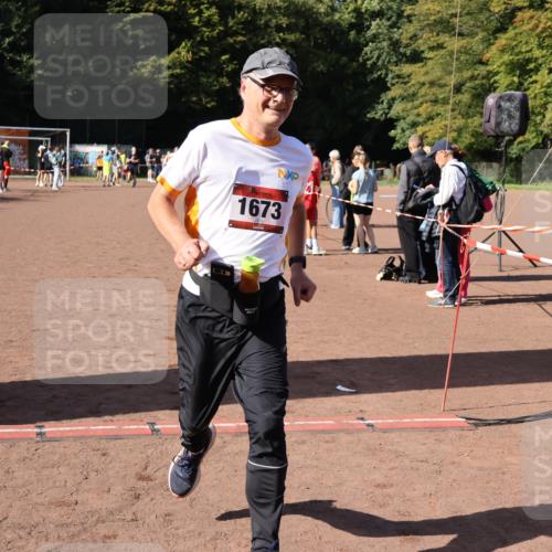 27.09.2026 - 35. Volkslauf durch das schöne Alstertal Strokosch-Dieckow http://msf.ph/oto/10586400 27.09.2026 12:10:43 Ziel 1673 meine-sportfotos.de
