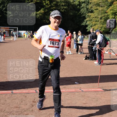 27.09.2026 - 35. Volkslauf durch das schöne Alstertal Strokosch-Dieckow http://msf.ph/oto/10586401 27.09.2026 12:10:43 Ziel 1673 meine-sportfotos.de