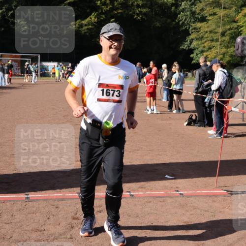 27.09.2026 - 35. Volkslauf durch das schöne Alstertal Strokosch-Dieckow http://msf.ph/oto/10586402 27.09.2026 12:10:43 Ziel 1673 meine-sportfotos.de