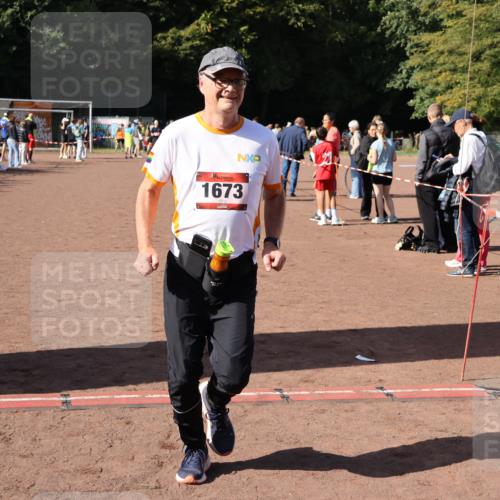 27.09.2026 - 35. Volkslauf durch das schöne Alstertal Strokosch-Dieckow http://msf.ph/oto/10586403 27.09.2026 12:10:42 Ziel 1673 meine-sportfotos.de