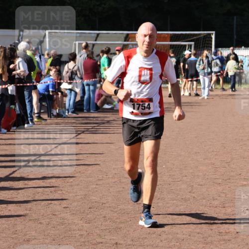 27.09.2026 - 35. Volkslauf durch das schöne Alstertal Strokosch-Dieckow http://msf.ph/oto/10586417 27.09.2026 12:10:28 Ziel 1754 meine-sportfotos.de