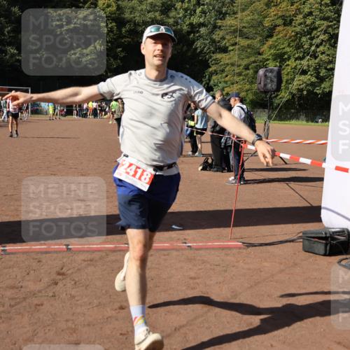 27.09.2026 - 35. Volkslauf durch das schöne Alstertal Strokosch-Dieckow http://msf.ph/oto/10586421 27.09.2026 12:10:23 Ziel 1607, 1754, 2418 meine-sportfotos.de