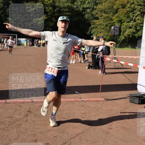 27.09.2026 - 35. Volkslauf durch das schöne Alstertal Strokosch-Dieckow http://msf.ph/oto/10586423 27.09.2026 12:10:23 Ziel 1607, 1754, 2418 meine-sportfotos.de