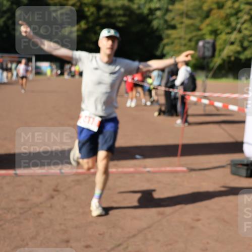 27.09.2026 - 35. Volkslauf durch das schöne Alstertal Strokosch-Dieckow http://msf.ph/oto/10586424 27.09.2026 12:10:23 Ziel 1607, 1754, 2418 meine-sportfotos.de