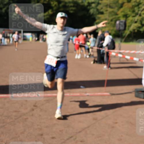 27.09.2026 - 35. Volkslauf durch das schöne Alstertal Strokosch-Dieckow http://msf.ph/oto/10586425 27.09.2026 12:10:23 Ziel 1607, 1754, 2418 meine-sportfotos.de