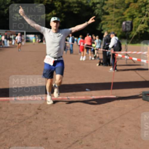 27.09.2026 - 35. Volkslauf durch das schöne Alstertal Strokosch-Dieckow http://msf.ph/oto/10586428 27.09.2026 12:10:22 Ziel 1077, 1568, 1607, 1754, 2418, 2420 meine-sportfotos.de