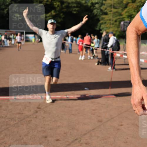 27.09.2026 - 35. Volkslauf durch das schöne Alstertal Strokosch-Dieckow http://msf.ph/oto/10586429 27.09.2026 12:10:22 Ziel 1077, 1568, 1607, 1754, 2418, 2420 meine-sportfotos.de