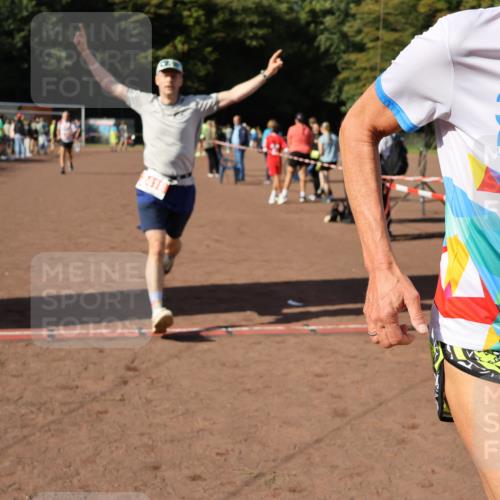27.09.2026 - 35. Volkslauf durch das schöne Alstertal Strokosch-Dieckow http://msf.ph/oto/10586431 27.09.2026 12:10:22 Ziel 1077, 1568, 1607, 1754, 2418, 2420 meine-sportfotos.de