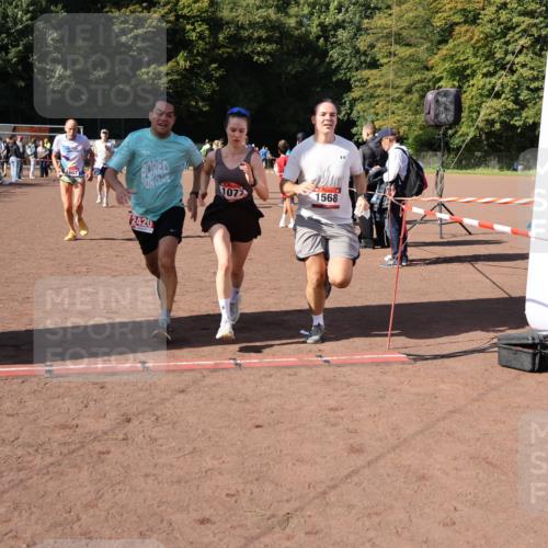 27.09.2026 - 35. Volkslauf durch das schöne Alstertal Strokosch-Dieckow http://msf.ph/oto/10586451 27.09.2026 12:10:18 Ziel 1040, 1049, 1077, 1116, 1568, 1607, 2418, 2420 meine-sportfotos.de
