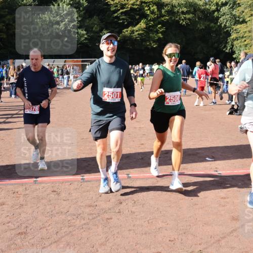 27.09.2026 - 35. Volkslauf durch das schöne Alstertal Strokosch-Dieckow http://msf.ph/oto/10586484 27.09.2026 12:10:04 Ziel 2328, 2367, 2376, 2431, 2500, 2501 meine-sportfotos.de