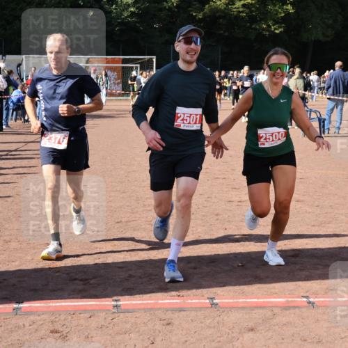 27.09.2026 - 35. Volkslauf durch das schöne Alstertal Strokosch-Dieckow http://msf.ph/oto/10586491 27.09.2026 12:10:04 Ziel 2328, 2367, 2376, 2431, 2500, 2501 meine-sportfotos.de