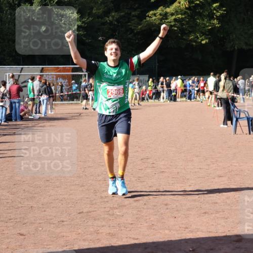 27.09.2026 - 35. Volkslauf durch das schöne Alstertal Strokosch-Dieckow http://msf.ph/oto/10586520 27.09.2026 12:09:44 Ziel 2294, 2417, 2969 meine-sportfotos.de