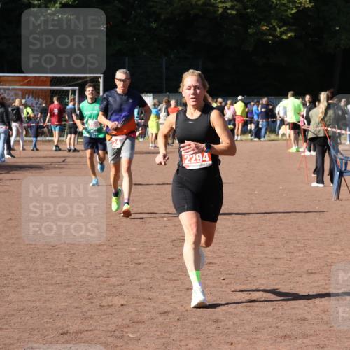 27.09.2026 - 35. Volkslauf durch das schöne Alstertal Strokosch-Dieckow http://msf.ph/oto/10586535 27.09.2026 12:09:39 Ziel 2294, 2417, 2969 meine-sportfotos.de