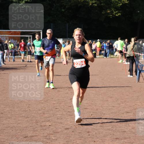 27.09.2026 - 35. Volkslauf durch das schöne Alstertal Strokosch-Dieckow http://msf.ph/oto/10586536 27.09.2026 12:09:39 Ziel 2294, 2417, 2969 meine-sportfotos.de